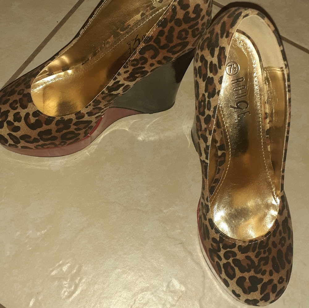 Pump heels - Picture 3 of 9